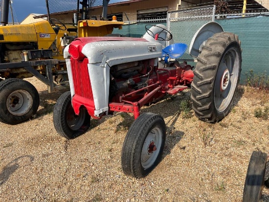 1967 FORD FARM TRACTOR