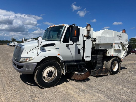 TYMCO 600 AIR SWEEPER ON 2013 INTERNATIONAL 4300 SWEEPER TRUCK