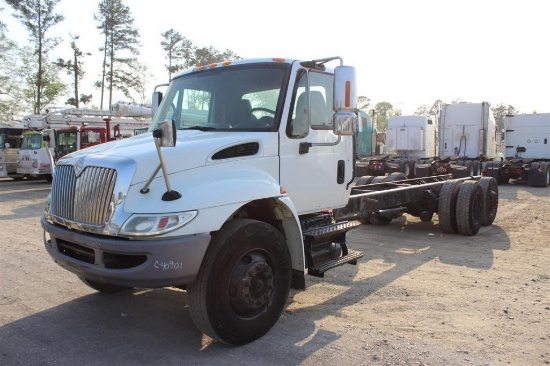 2004 INTERNATIONAL 4400