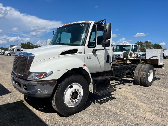 2003 INTERNATIONAL 4300