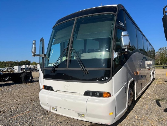 2000 MCI PASSENGER BUS
