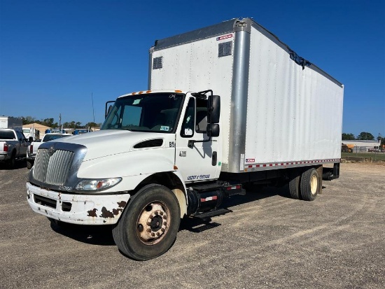 2004 INTERNATIONAL 4300