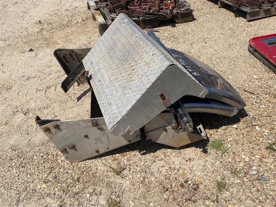 QUARTER FENDER AND BATTERY BOX FOR SEMI TRUCK