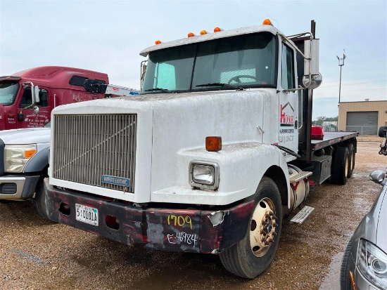 WHITE GMC 24FT STEEL FLATBED TRUCK FOR PARTS/REPAIRS, TITLE DELAY