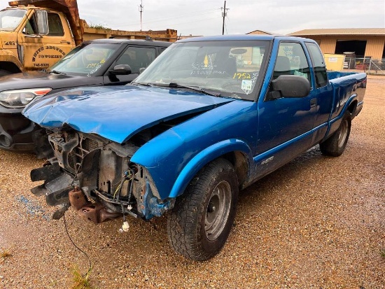 2002 CHEVROLET S10 | FOR PARTS AND REPAIRS