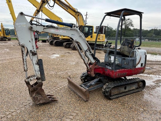 TB016 EXCAVATOR