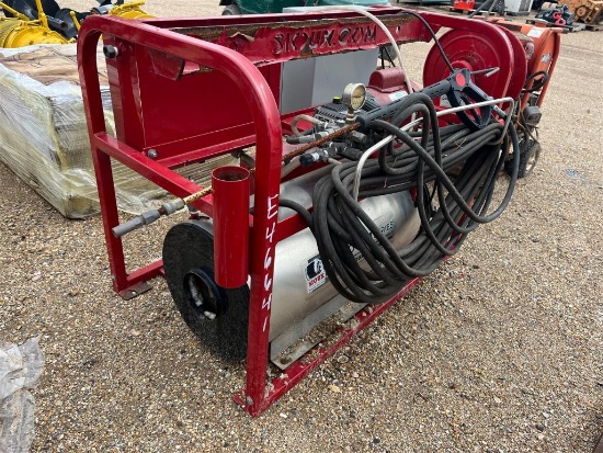 HOT WATER PRESSURE WASHER