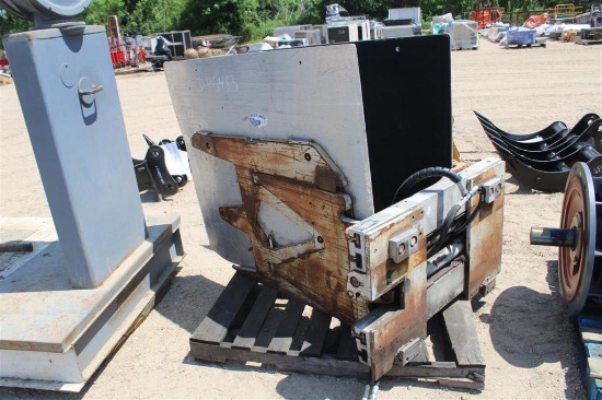 PALLET WITH CASCADE FORKLIFT CLAMP