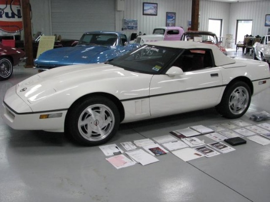 1988 CHEVROLET CORVETTE CONVERTIBLE