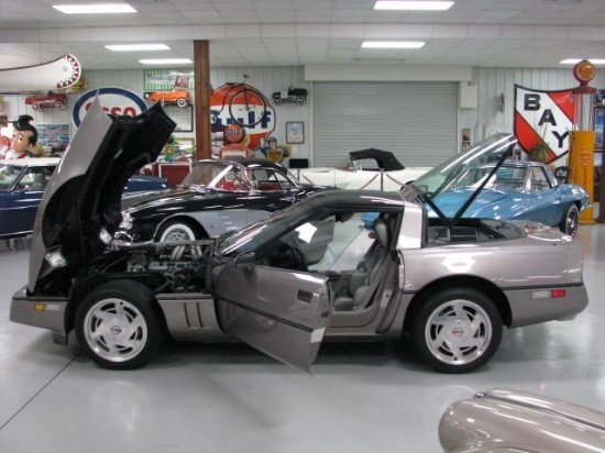 1989 CHEVROLET CORVETTE COUPE | Offered at No Reserve