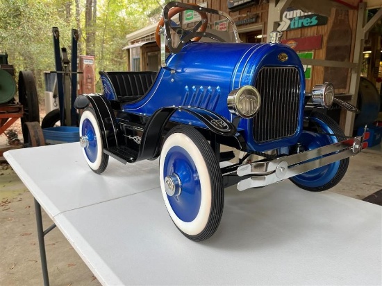 ROADSTER PEDAL CAR | Offered at No Reserve