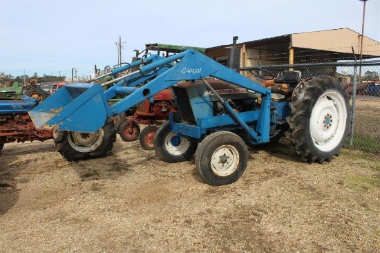 FORD 4000 TRACTOR | FOR PARTS/REPAIRS