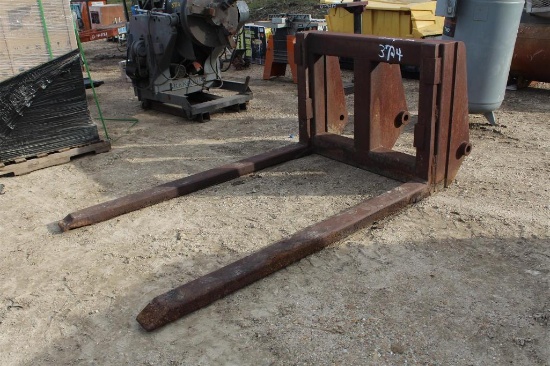 FORK ATTACHMENT FOR JD BACKHOE 310
