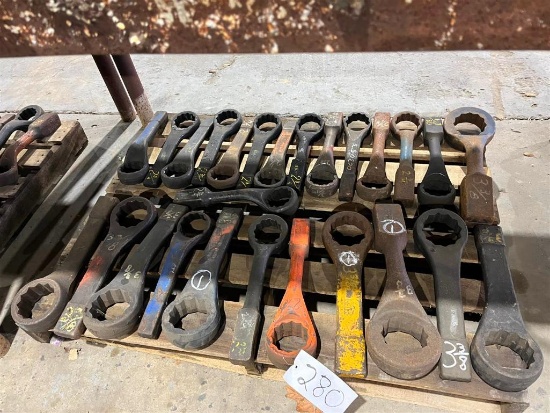 PALLET OF STRIKING WRENCHES