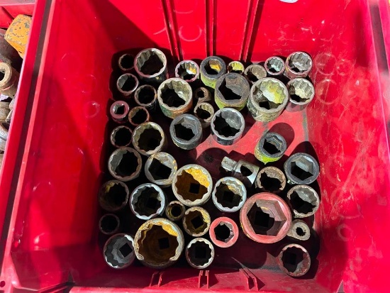 LOT OF SOCKETS