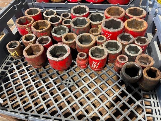 LOT OF SOCKETS