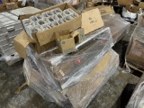 LOT OF ASSORTED LIGHT BULBS