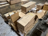 LOT OF ASSORTED LIGHT BULBS