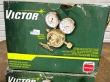 LOT OF 2 PRESSURE REGULATORS