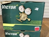 LOT OF 2 PRESSURE REGULATORS