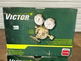 LOT OF 2 PRESSURE REGULATORS