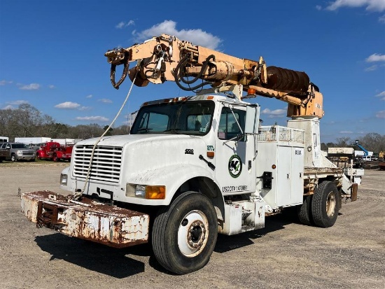 2001 INTERNATIONAL 4700 DIGGER/DERRICK TRUCK