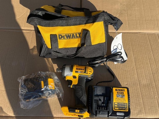 DEWALT DCF880 IMPACT WRENCH AND CASE