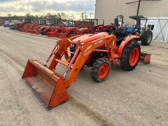 KUBOTA L3301 TRACTOR