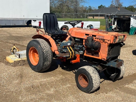 KUBOTA B6100 FARM TRACTOR