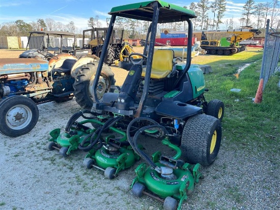JOHN DEERE 3245C GROOMING MOWER