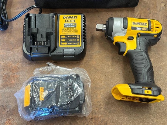 DEWALT DCF880 IMPACT WRENCH WITH BAG BATTERY AND CHARGER