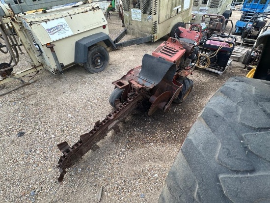DITCH WITCH, WALK BEHIND TRENCHER