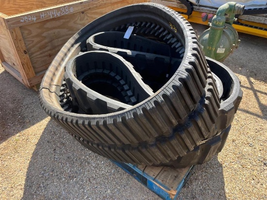 LOT OF RUBBER TRACKS