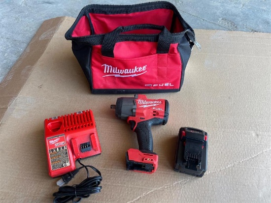 MILWAUKEE IMPACT WRENCH