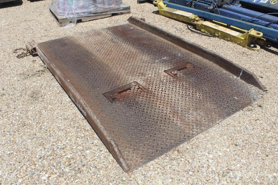 METAL FORKLIFT RAMP