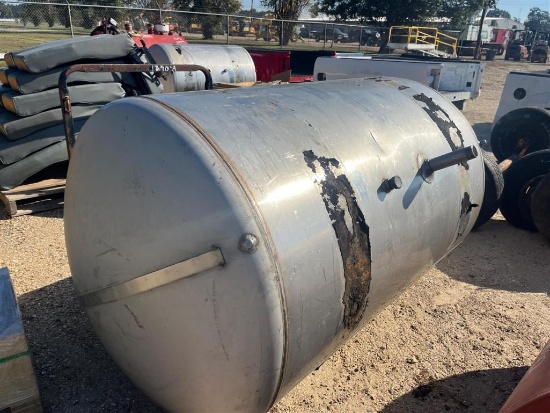 400 GALLON STAINLESS STEEL TANK