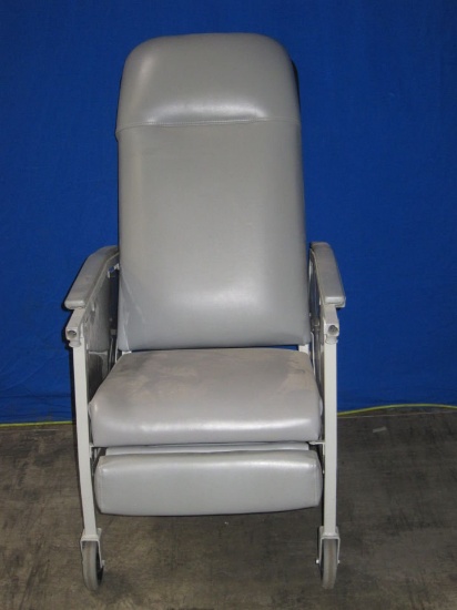 LUMEX 574G413 Dialysis Chair