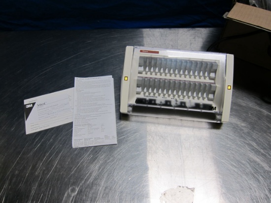3M ATTEST 126 Incubator