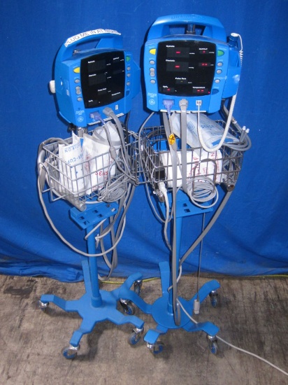 GE Dinamap Procare Auscultatory 400  - Lot of 2 Monitor