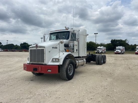 2015 KENWORTH T800 Cab and Chassis, VIN # 1NKDL00X2FR451214, 379 HP ISME 385 Engine, FRO14210C