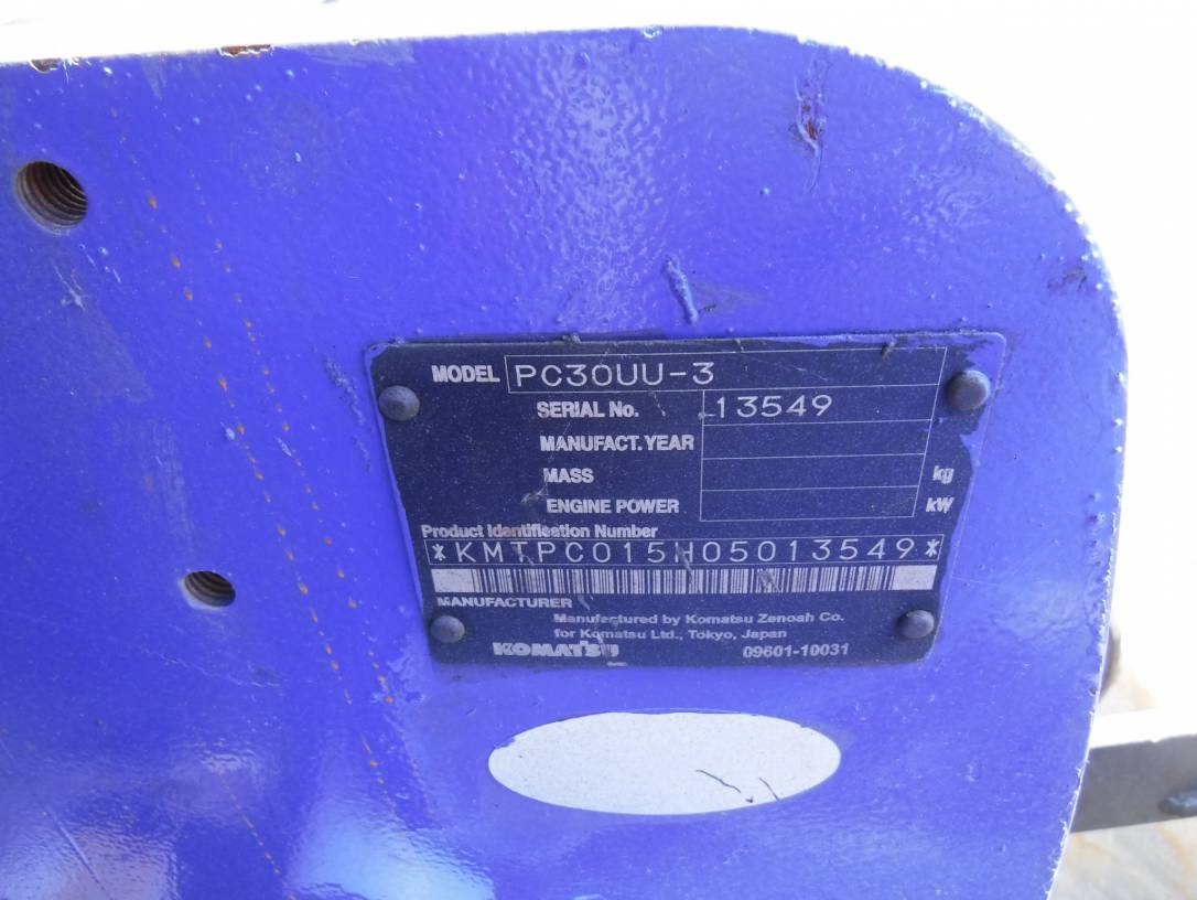 【ｉｄ】 KOMATSU PC30UU-3 13549 | Proxibid