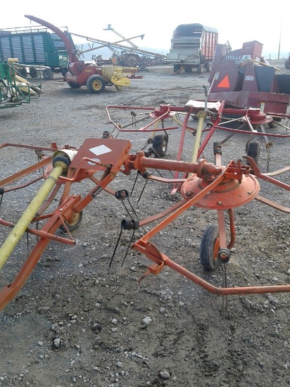 Kuhn 2 Star Tedder.       / Onsite Lot#118