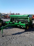 John Deere 750 10' Grain Drill w/ Grass Box. Very Nice      / Onsite Lot#45