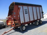 Meyer 3516 Forage Wagon. Tandem Axle. Roof. Triple Auger. Very Nice Shape /