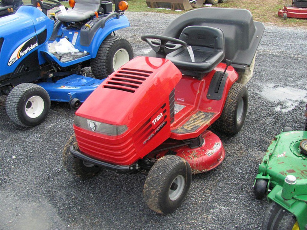 toro lawn & garden tractors
