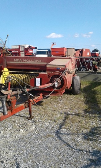 New Holland 316 Square Baler w/ Thrower. 1 Owner. Field Ready  / Onsite Lot