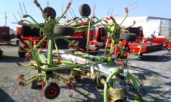 Claas Volto 1050T 6 Star Tedder. 2pt Hitch. Good Shape  / Onsite Lot # 622