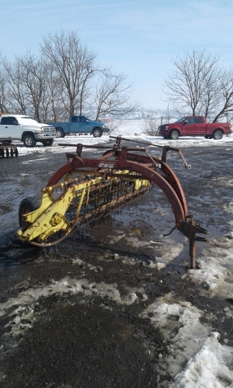 New Holland 256 Rake