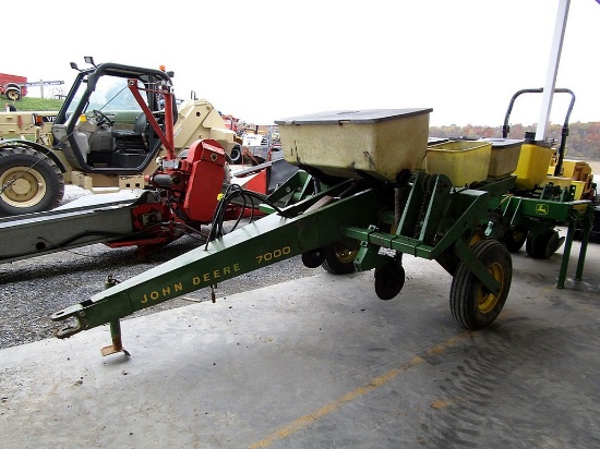 John Deere 7000 Pull Type Planter