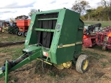 John Deere 330 round Baler